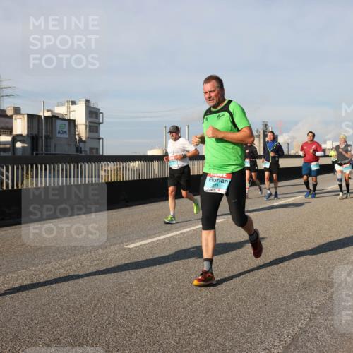 03.10.2025 - Köhlbrandbrückenlauf Lena Gebhardt http://msf.ph/oto/9134914 03.10.2025 09:53:06 Position 2 2711 meine-sportfotos.de