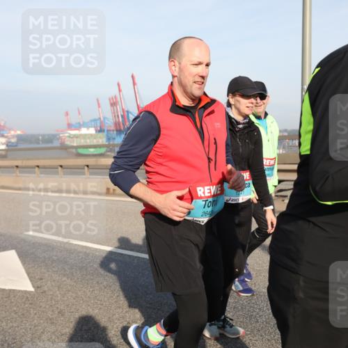 03.10.2025 - Köhlbrandbrückenlauf Yannick Fuchs http://msf.ph/oto/9134926 03.10.2025 09:12:16 Position 2 2643, 1241, 26 meine-sportfotos.de