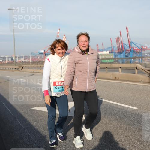 03.10.2025 - Köhlbrandbrückenlauf Yannick Fuchs http://msf.ph/oto/9134969 03.10.2025 09:12:28 Position 2 2908 meine-sportfotos.de