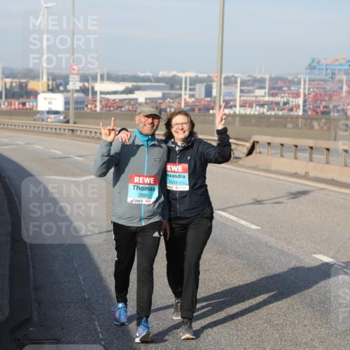 03.10.2025 - Köhlbrandbrückenlauf Yannick Fuchs http://msf.ph/oto/9134990 03.10.2025 09:13:22 Position 2 2692, 26919 meine-sportfotos.de