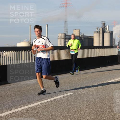 03.10.2025 - Köhlbrandbrückenlauf Lena Gebhardt http://msf.ph/oto/9135010 03.10.2025 09:53:12 Position 2 3321 meine-sportfotos.de