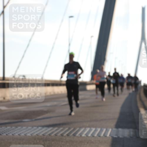 03.10.2025 - Köhlbrandbrückenlauf Yannick Fuchs http://msf.ph/oto/9135043 03.10.2025 08:22:20 Position 1  meine-sportfotos.de