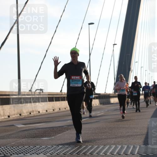 03.10.2025 - Köhlbrandbrückenlauf Yannick Fuchs http://msf.ph/oto/9135062 03.10.2025 08:22:21 Position 1 1103 meine-sportfotos.de