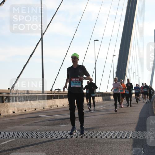 03.10.2025 - Köhlbrandbrückenlauf Yannick Fuchs http://msf.ph/oto/9135067 03.10.2025 08:22:21 Position 1 1103 meine-sportfotos.de