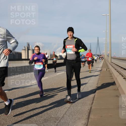 03.10.2025 - Köhlbrandbrückenlauf Lena Gebhardt http://msf.ph/oto/9135068 03.10.2025 09:53:15 Position 2 2040, 2015, 1192 meine-sportfotos.de