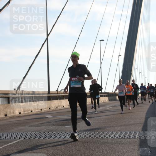 03.10.2025 - Köhlbrandbrückenlauf Yannick Fuchs http://msf.ph/oto/9135072 03.10.2025 08:22:21 Position 1 1103 meine-sportfotos.de