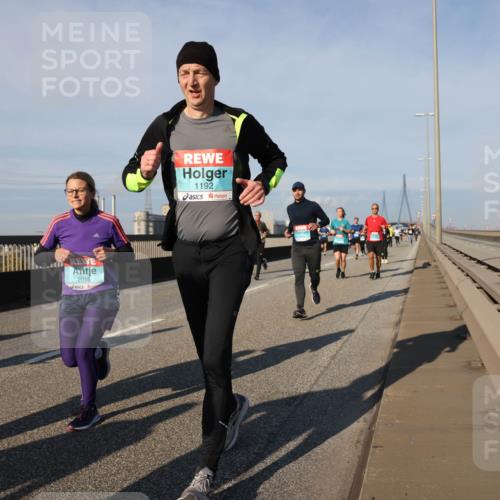 03.10.2025 - Köhlbrandbrückenlauf Lena Gebhardt http://msf.ph/oto/9135079 03.10.2025 09:53:16 Position 2 2015, 1192 meine-sportfotos.de