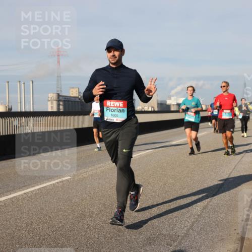 03.10.2025 - Köhlbrandbrückenlauf Lena Gebhardt http://msf.ph/oto/9135094 03.10.2025 09:53:17 Position 2 1605 meine-sportfotos.de