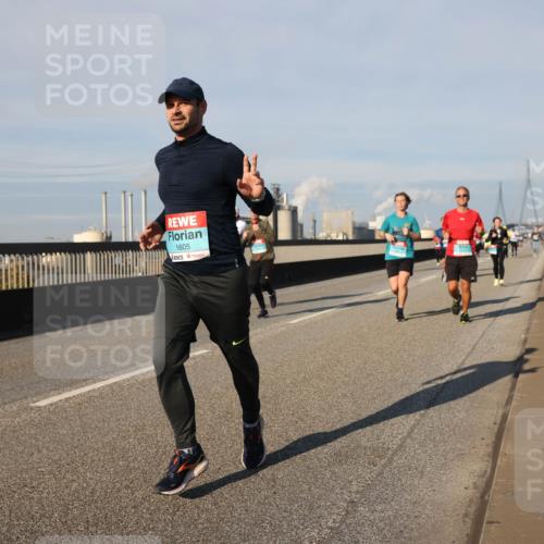 03.10.2025 - Köhlbrandbrückenlauf Lena Gebhardt http://msf.ph/oto/9135102 03.10.2025 09:53:17 Position 2 1605 meine-sportfotos.de