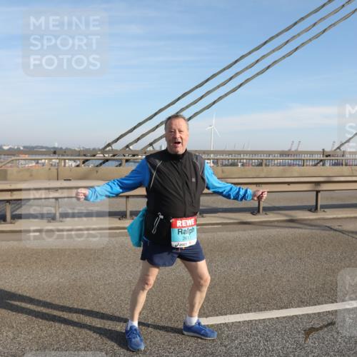 03.10.2025 - Köhlbrandbrückenlauf Yannick Fuchs http://msf.ph/oto/9135107 03.10.2025 09:14:20 Position 2 3195, 261 meine-sportfotos.de