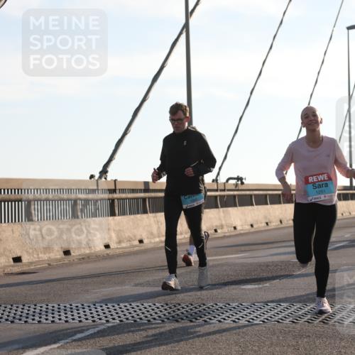 03.10.2025 - Köhlbrandbrückenlauf Yannick Fuchs http://msf.ph/oto/9135108 03.10.2025 08:22:24 Position 1 1095, 1251, 3043 meine-sportfotos.de