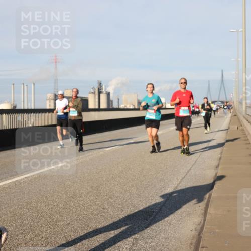 03.10.2025 - Köhlbrandbrückenlauf Lena Gebhardt http://msf.ph/oto/9135111 03.10.2025 09:53:17 Position 2  meine-sportfotos.de