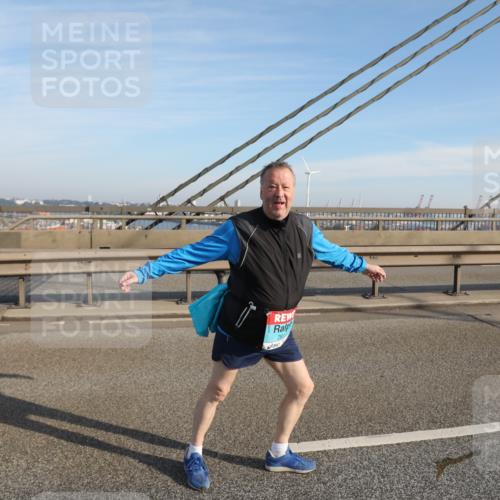 03.10.2025 - Köhlbrandbrückenlauf Yannick Fuchs http://msf.ph/oto/9135133 03.10.2025 09:14:21 Position 2 3195, 261 meine-sportfotos.de