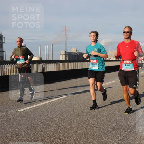 03.10.2025 - Köhlbrandbrückenlauf Lena Gebhardt http://msf.ph/oto/9135135 03.10.2025 09:53:19 Position 2 3200, 3201 meine-sportfotos.de