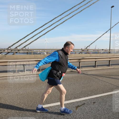 03.10.2025 - Köhlbrandbrückenlauf Yannick Fuchs http://msf.ph/oto/9135146 03.10.2025 09:14:22 Position 2  meine-sportfotos.de