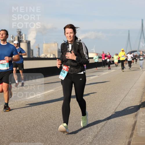 03.10.2025 - Köhlbrandbrückenlauf Lena Gebhardt http://msf.ph/oto/9135178 03.10.2025 09:53:21 Position 2 1399, 79 meine-sportfotos.de