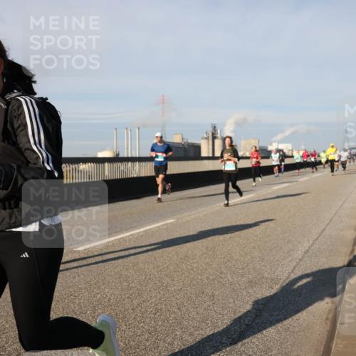03.10.2025 - Köhlbrandbrückenlauf Lena Gebhardt http://msf.ph/oto/9135199 03.10.2025 09:53:23 Position 2  meine-sportfotos.de