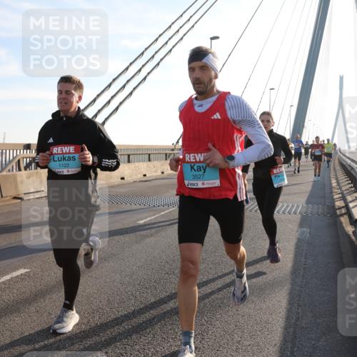 03.10.2025 - Köhlbrandbrückenlauf Yannick Fuchs http://msf.ph/oto/9135211 03.10.2025 08:22:30 Position 1 1122, 3527 meine-sportfotos.de