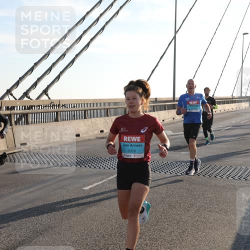 03.10.2025 - Köhlbrandbrückenlauf Yannick Fuchs http://msf.ph/oto/9135272 03.10.2025 08:22:34 Position 1 3789, 3376 meine-sportfotos.de