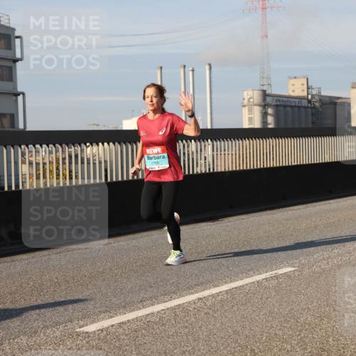 03.10.2025 - Köhlbrandbrückenlauf Lena Gebhardt http://msf.ph/oto/9135273 03.10.2025 09:53:26 Position 2 1705 meine-sportfotos.de