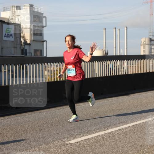 03.10.2025 - Köhlbrandbrückenlauf Lena Gebhardt http://msf.ph/oto/9135276 03.10.2025 09:53:26 Position 2 1705 meine-sportfotos.de