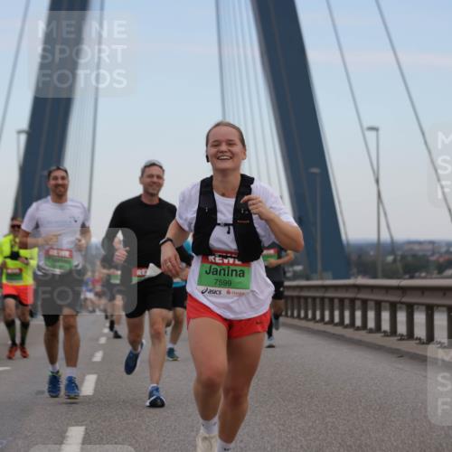 03.10.2025 - Köhlbrandbrückenlauf Jannik Wohlers http://msf.ph/oto/9135282 03.10.2025 15:24:09 Position 1 7599 meine-sportfotos.de