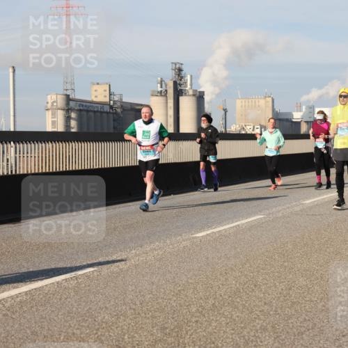 03.10.2025 - Köhlbrandbrückenlauf Lena Gebhardt http://msf.ph/oto/9135284 03.10.2025 09:53:27 Position 2 1701 meine-sportfotos.de