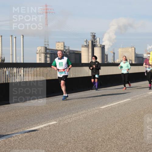 03.10.2025 - Köhlbrandbrückenlauf Lena Gebhardt http://msf.ph/oto/9135289 03.10.2025 09:53:27 Position 2  meine-sportfotos.de