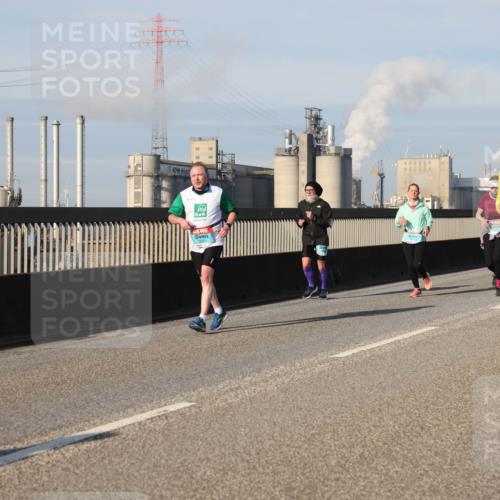 03.10.2025 - Köhlbrandbrückenlauf Lena Gebhardt http://msf.ph/oto/9135294 03.10.2025 09:53:27 Position 2  meine-sportfotos.de
