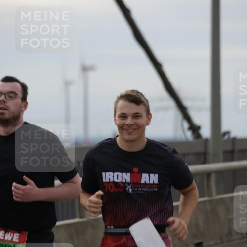 03.10.2025 - Köhlbrandbrückenlauf Jannik Wohlers http://msf.ph/oto/9135345 03.10.2025 16:06:14 Position 1 70, 3 meine-sportfotos.de