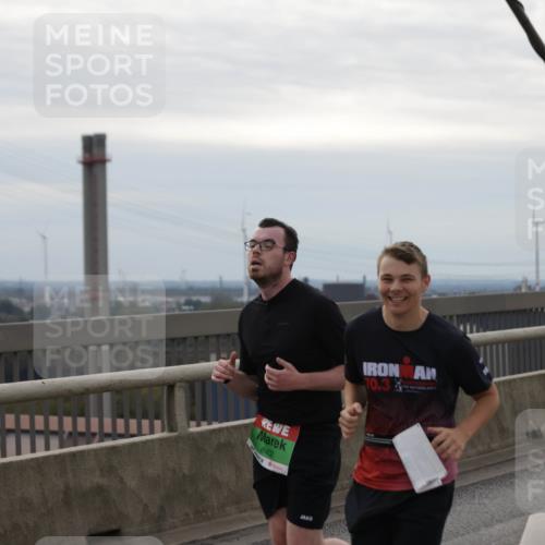 03.10.2025 - Köhlbrandbrückenlauf Jannik Wohlers http://msf.ph/oto/9135376 03.10.2025 16:06:14 Position 1 15310, 8432, 70, 3 meine-sportfotos.de