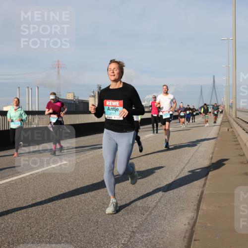 03.10.2025 - Köhlbrandbrückenlauf Lena Gebhardt http://msf.ph/oto/9135382 03.10.2025 09:53:31 Position 2 3711 meine-sportfotos.de