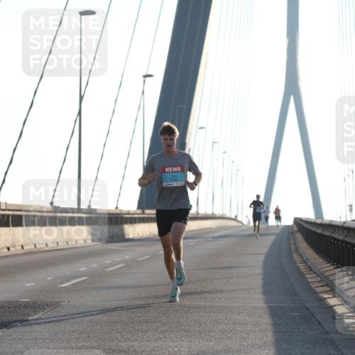 03.10.2025 - Köhlbrandbrückenlauf Yannick Fuchs http://msf.ph/oto/9135386 03.10.2025 08:17:51 Position 2  meine-sportfotos.de