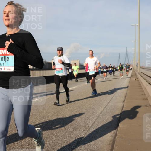 03.10.2025 - Köhlbrandbrückenlauf Lena Gebhardt http://msf.ph/oto/9135396 03.10.2025 09:53:31 Position 2 3711 meine-sportfotos.de