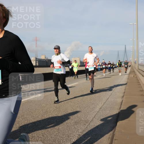 03.10.2025 - Köhlbrandbrückenlauf Lena Gebhardt http://msf.ph/oto/9135402 03.10.2025 09:53:32 Position 2 3711 meine-sportfotos.de