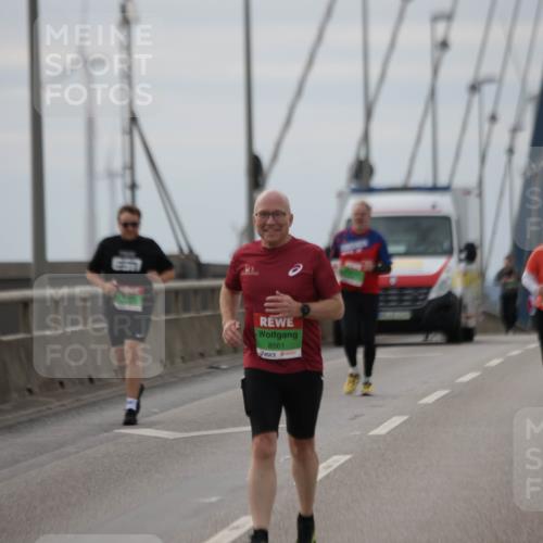 03.10.2025 - Köhlbrandbrückenlauf Jannik Wohlers http://msf.ph/oto/9135408 03.10.2025 16:06:18 Position 1 8561 meine-sportfotos.de