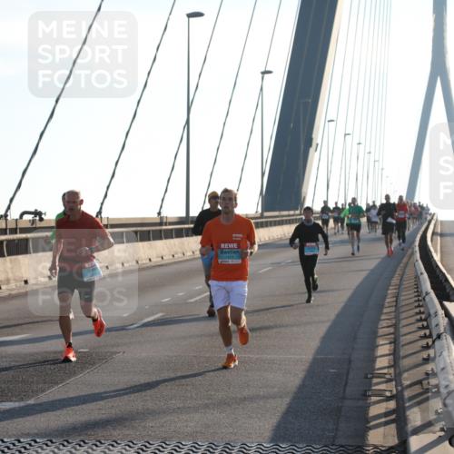 03.10.2025 - Köhlbrandbrückenlauf Yannick Fuchs http://msf.ph/oto/9135418 03.10.2025 08:22:41 Position 1  meine-sportfotos.de