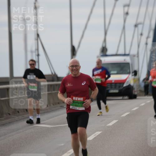03.10.2025 - Köhlbrandbrückenlauf Jannik Wohlers http://msf.ph/oto/9135427 03.10.2025 16:06:18 Position 1 8561 meine-sportfotos.de