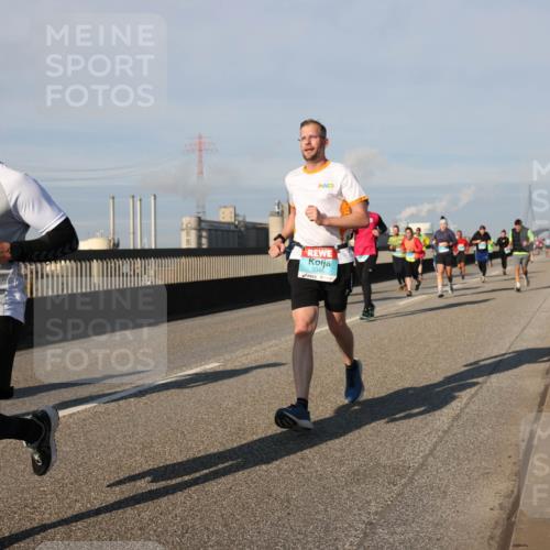 03.10.2025 - Köhlbrandbrückenlauf Lena Gebhardt http://msf.ph/oto/9135433 03.10.2025 09:53:33 Position 2 1491, 3345 meine-sportfotos.de