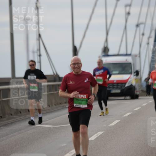 03.10.2025 - Köhlbrandbrückenlauf Jannik Wohlers http://msf.ph/oto/9135434 03.10.2025 16:06:18 Position 1 8561 meine-sportfotos.de