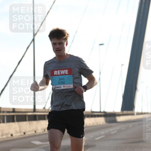 03.10.2025 - Köhlbrandbrückenlauf Yannick Fuchs http://msf.ph/oto/9135436 03.10.2025 08:17:53 Position 2 3782 meine-sportfotos.de