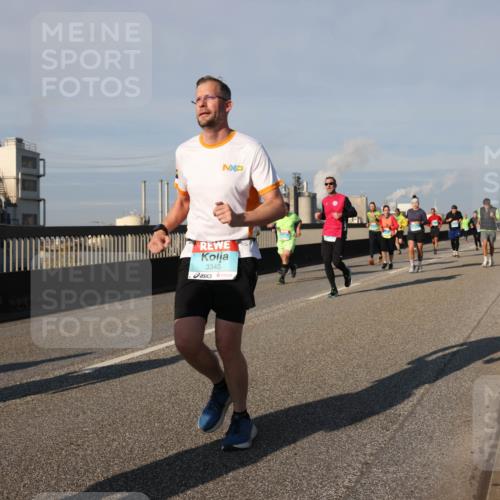 03.10.2025 - Köhlbrandbrückenlauf Lena Gebhardt http://msf.ph/oto/9135455 03.10.2025 09:53:33 Position 2 3345 meine-sportfotos.de