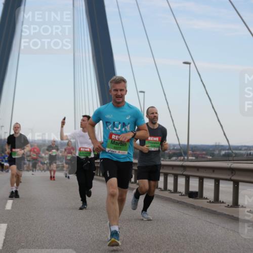 03.10.2025 - Köhlbrandbrückenlauf Jannik Wohlers http://msf.ph/oto/9135461 03.10.2025 15:24:13 Position 1 9377, 7219 meine-sportfotos.de