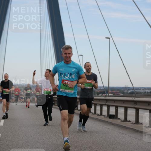 03.10.2025 - Köhlbrandbrückenlauf Jannik Wohlers http://msf.ph/oto/9135467 03.10.2025 15:24:13 Position 1 7219, 9377 meine-sportfotos.de