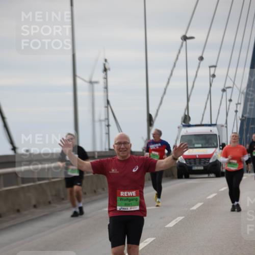 03.10.2025 - Köhlbrandbrückenlauf Jannik Wohlers http://msf.ph/oto/9135470 03.10.2025 16:06:20 Position 1 8561 meine-sportfotos.de