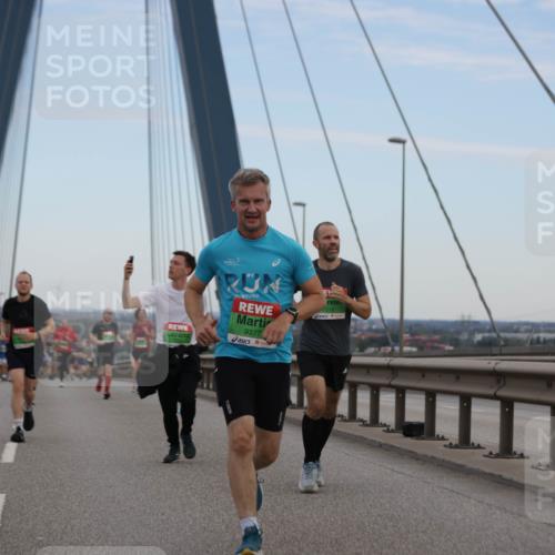 03.10.2025 - Köhlbrandbrückenlauf Jannik Wohlers http://msf.ph/oto/9135473 03.10.2025 15:24:13 Position 1 9377, 7219 meine-sportfotos.de