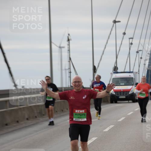 03.10.2025 - Köhlbrandbrückenlauf Jannik Wohlers http://msf.ph/oto/9135474 03.10.2025 16:06:20 Position 1 8561 meine-sportfotos.de