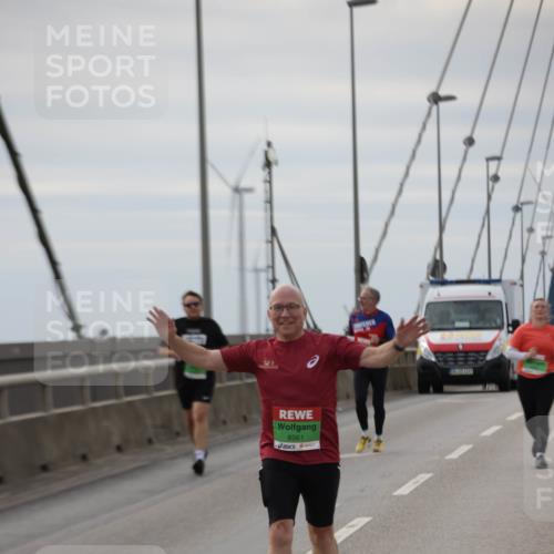 03.10.2025 - Köhlbrandbrückenlauf Jannik Wohlers http://msf.ph/oto/9135485 03.10.2025 16:06:20 Position 1 8561 meine-sportfotos.de