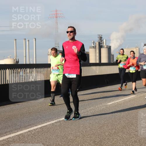 03.10.2025 - Köhlbrandbrückenlauf Lena Gebhardt http://msf.ph/oto/9135487 03.10.2025 09:53:34 Position 2 2941 meine-sportfotos.de