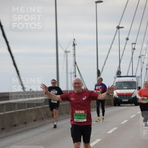 03.10.2025 - Köhlbrandbrückenlauf Jannik Wohlers http://msf.ph/oto/9135491 03.10.2025 16:06:20 Position 1 8561 meine-sportfotos.de